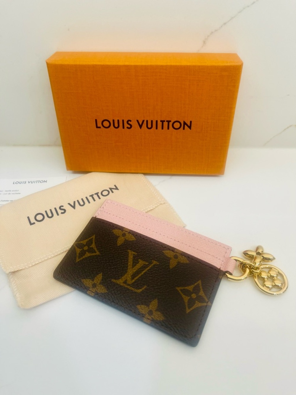 ✨Louis Vuitton LV Charms Card Holder Rose Ballerine Monogram NIB✨ - Picture 3 of 5
